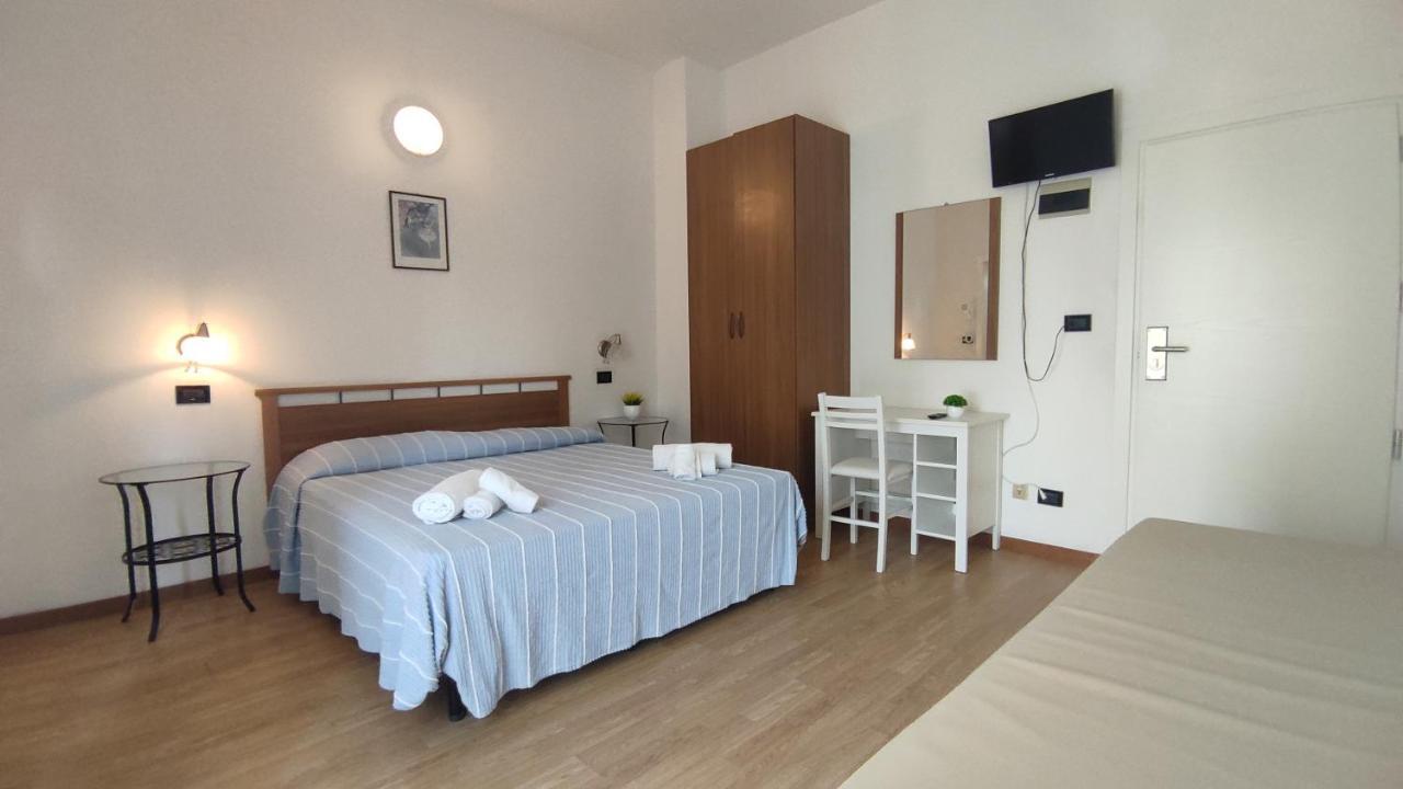Hotel Villa Elisa Rimini Exterior photo