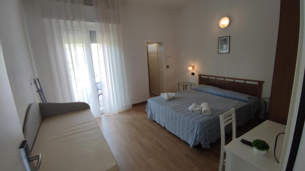 Hotel Villa Elisa Rimini Exterior photo